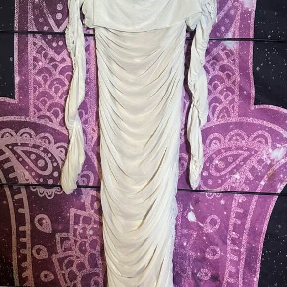 Fashion Nova Womens White Dress Ready In A Ruched Off Shoulder Size Medium - Picture 2 of 3